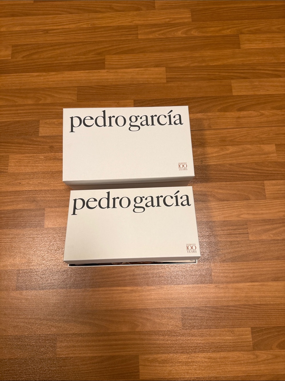 Pedro García White Shoe Boxes - Pair